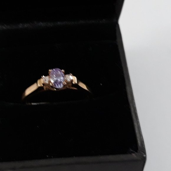 Sparkle Amethyst Cubic Zirconia Ring 18k hge New Old stock Covenant RC - Picture 7 of 16